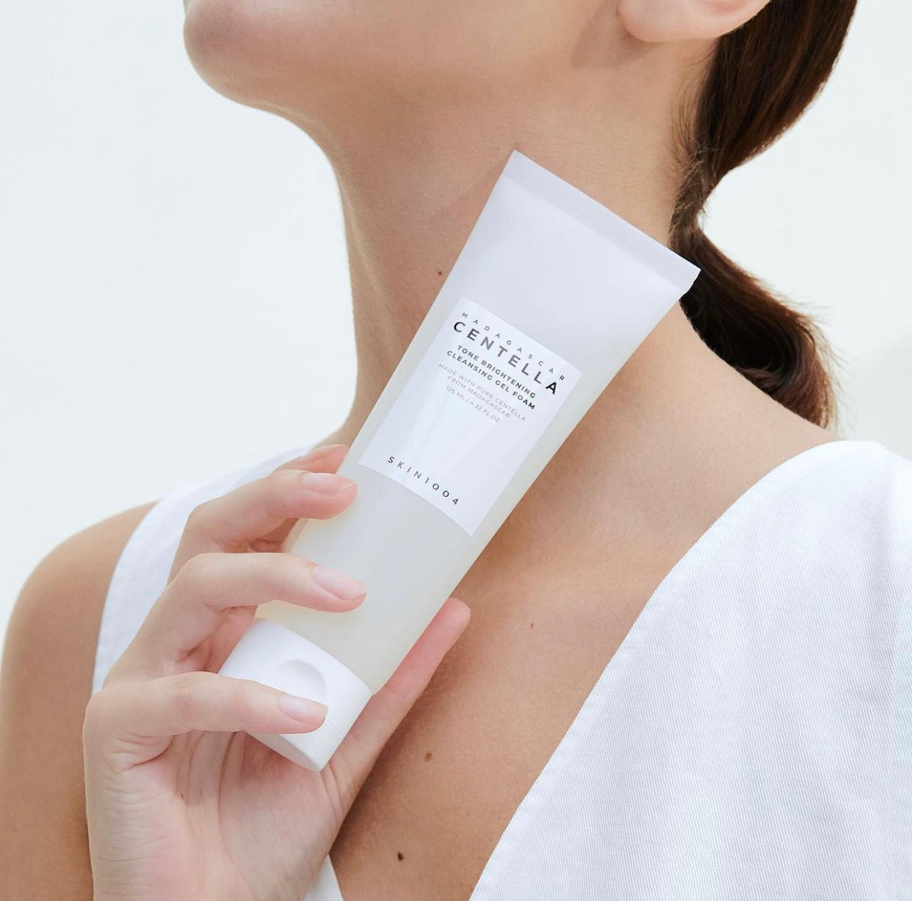 MADAGASCAR CENTELLA TONE BRIGHTENING CLEANSING GEL FOAM - SKIN1004