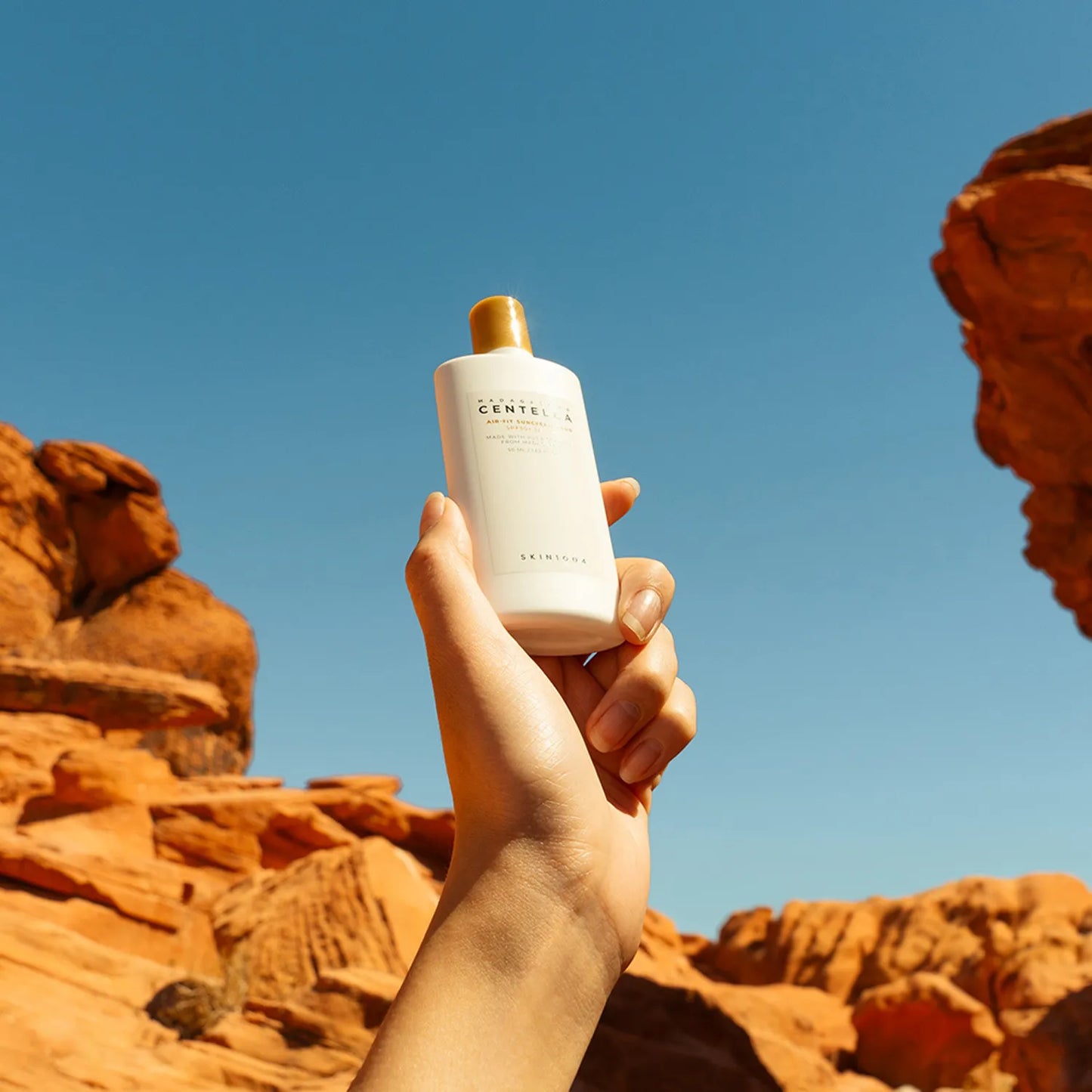 MADAGASCAR CENTELLA AIR-FIT SUNCREAM PLUS - SKIN1004