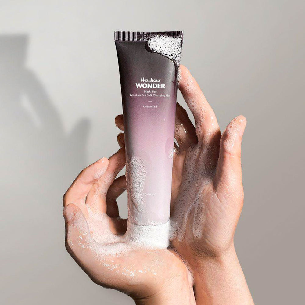 BLACK RICE MOISTURE 5,5 SOFT CLEANSING FOAM - HARUHARU WONDER