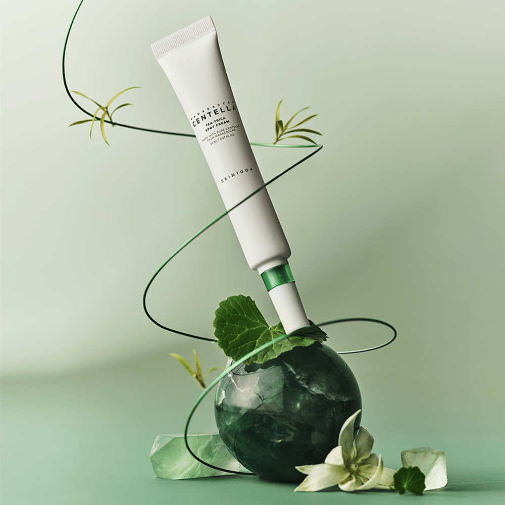 MADAGASCAR CENTELLA TEA-TRICA SPOT CREAM - SKIN1004
