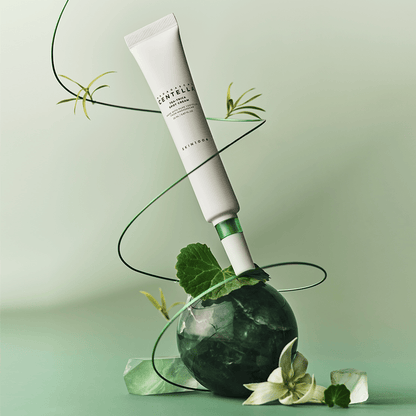 MADAGASCAR CENTELLA TEA-TRICA SPOT CREAM - SKIN1004